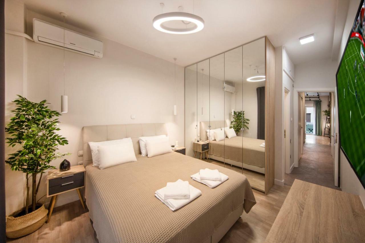 Stunning Αpartment Ιn Τhe Heart Athens. Apartamento Exterior foto